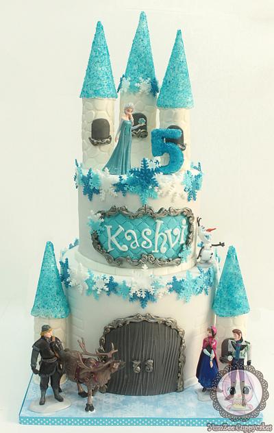 A frozen castle cake - Cake by YumZee_Cuppycakes