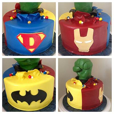 Super Heros - Cake by The Buttercreamery