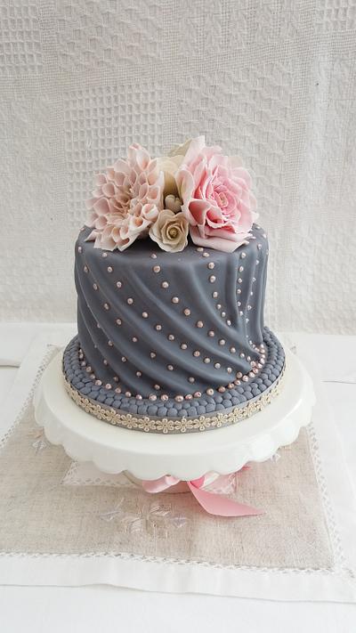 Grey Lady - Cake by My Little Cake Studio 