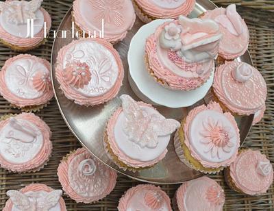 Baby Shower cupcakes - Cake by Judith-JEtaarten