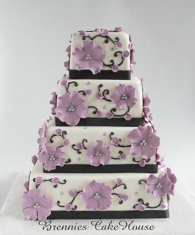 lilac flowers - Cake by Brenda Bakker