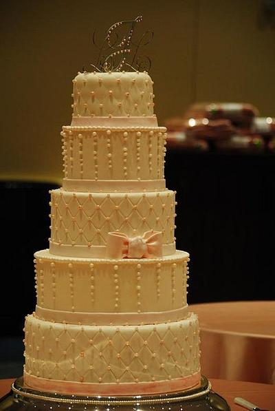 Pink pearls wedding cake - Cake by Elbee