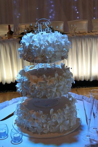 Over the top with flowers - Cake by Paul Delaney of Delaneys cakes