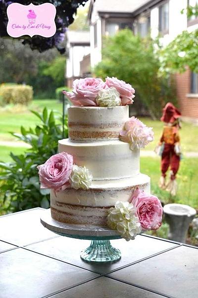 Semi naked cake with flowers - Cake by Cakes by Emi & Vessy