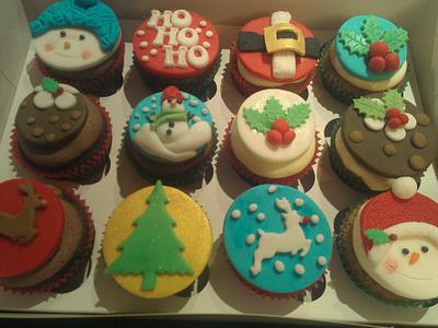 Christmas Cupcakes - Cake by Kelly Ellison