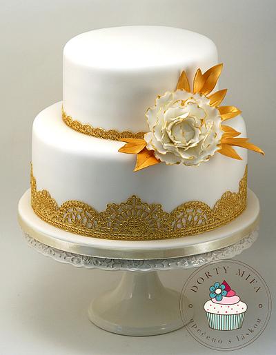 White Wedding Cake - Cake by Michaela Fajmanova