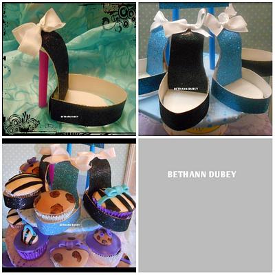 High heel cupcake container  - Cake by Bethann Dubey