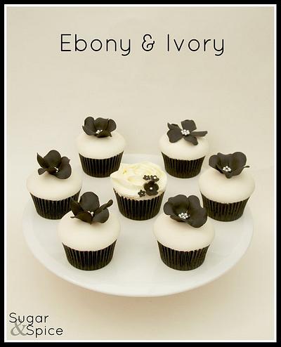 Ebony & Ivory - Cake by Sugargourmande Lou