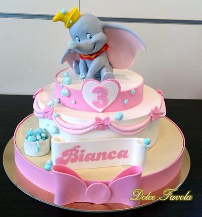 Dumbo cake <3 - Cake by simonelopezartist