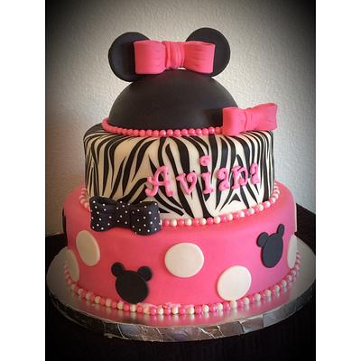 Minnie Mouse & smash  - Cake by Fortiermommy
