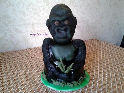 Gorilla in the mist - Cake by Magda's Cakes (Magda Pietkiewicz)