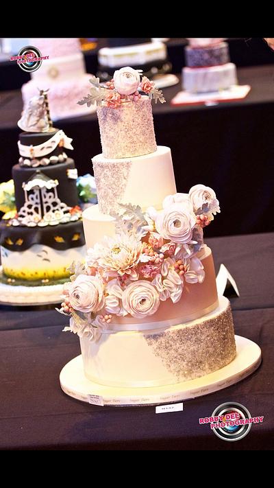 Wedding cake  - Cake by Sugartierslouise