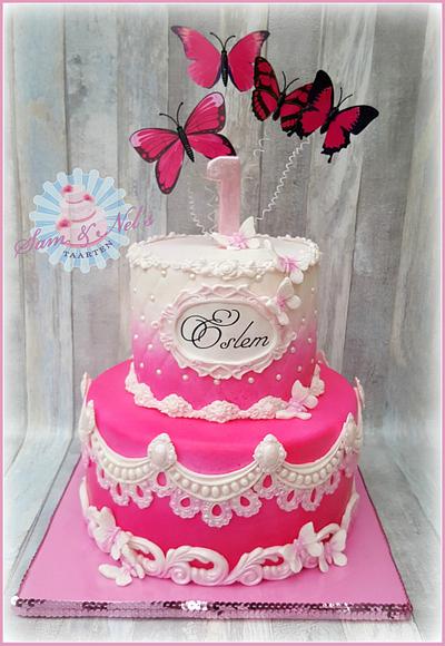 Pink Butterfly cake - Cake by Sam & Nel's Taarten