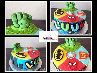 Super hero cake - Cake by Fondanterie