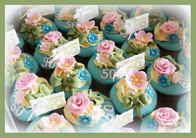 Romantic cup cakes! - Cake by Karen Dodenbier