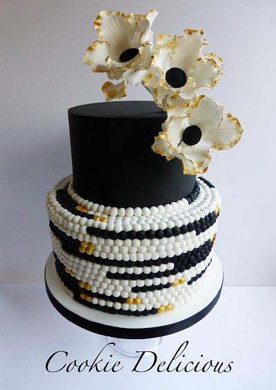 {Freya} black & gold wedding cake - Cake by Cookie Delicious