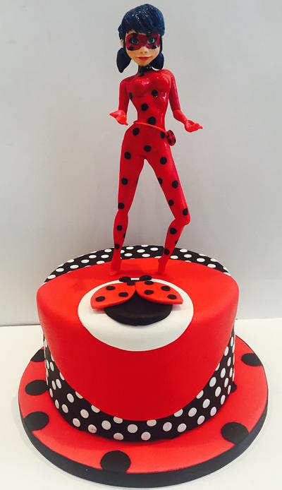 Ladybug  - Cake by Esmeralda trigo