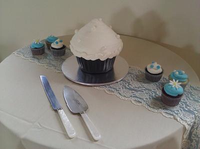 Giant Cupcake Cake - Cake by Laura