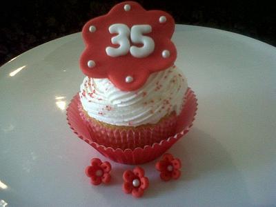 Look Who is Turning 35 - Cake by Michelle