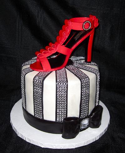 Gucci Shoe Cake - Cake by Cuteology Cakes 