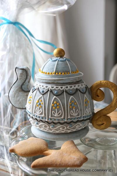 Gingerbread teapot for Mothers` day  - Cake by Sayitwithginger