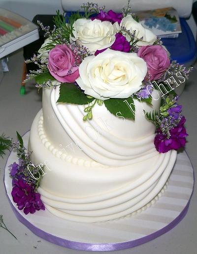 Swag Wedding cake with fresh flowers - Cake by Creative Cakes by Chris