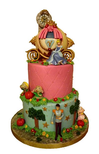 Cinderella Birthday cake For a Little Princess :) x - Cake by Storyteller Cakes