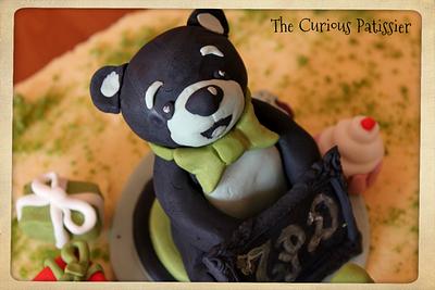 Teddy bear cake topper - Cake by The Curious Patissier