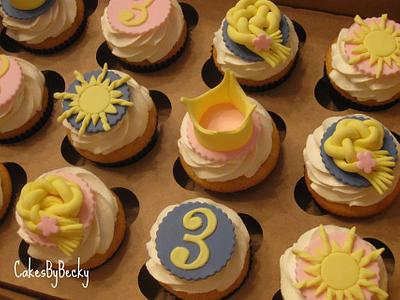 Tangled Cupcakes - Cake by Becky Pendergraft
