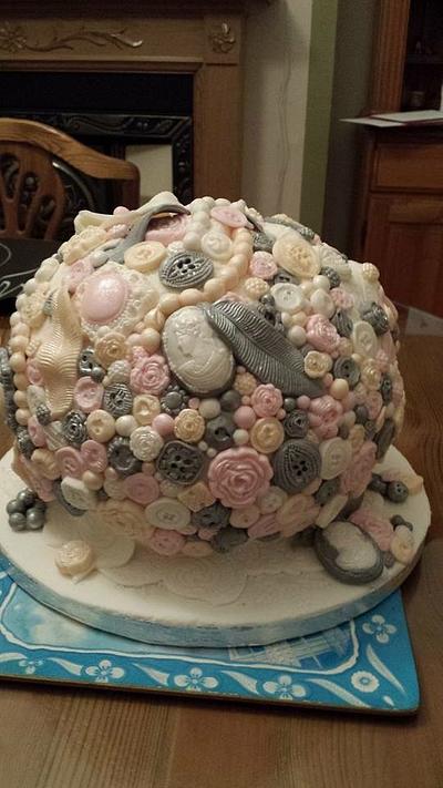 Buttons and beads Christmas cake - Cake by Mayasbakingboutique