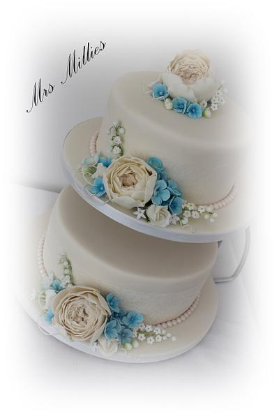 'I do' - Cake by Mrs Millie's