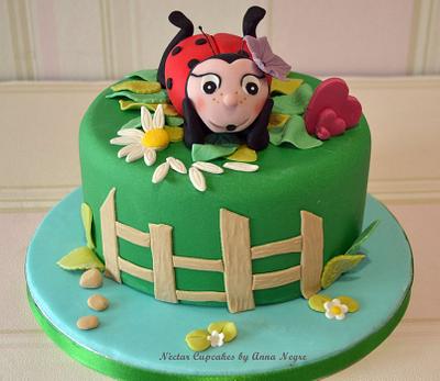 Ladybug in love - Cake by nectarcupcakes