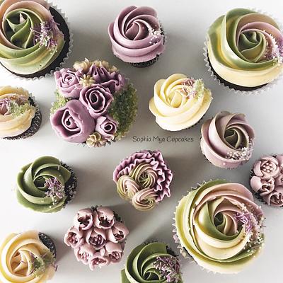 Cupcakes in Nature Tones - Cake by Sophia Mya Cupcakes (Nanvah Nina Michael)