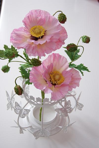 Pale Pink Poppies - Cake by Sweet Surprizes 