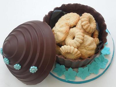 Chocolate cupcake case - Cake by Crescentcakes