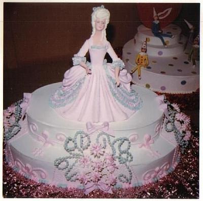 Madame Pompedeur - Cake by Cakeicer (Shirley)