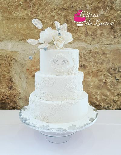 White wedding cake  - Cake by Gâteau de Luciné