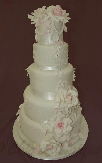 White and pinks... - Cake by Sharon Young