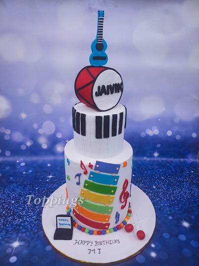 Music theme cake - Cake by toppings