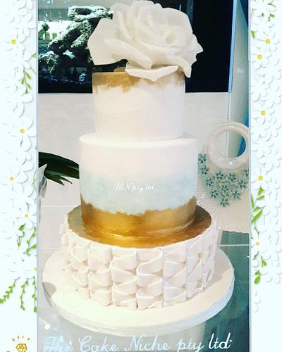 Modern Wedding Cake - Cake by TheCakeNiche