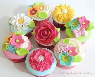 Flowers - Cake by Shereen