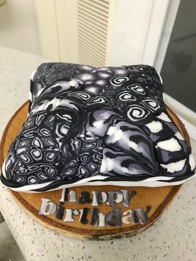 Zentangle cushion cake - Cake by alek0