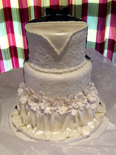 Wedding dress and tuxedo cake - Cake by geeya