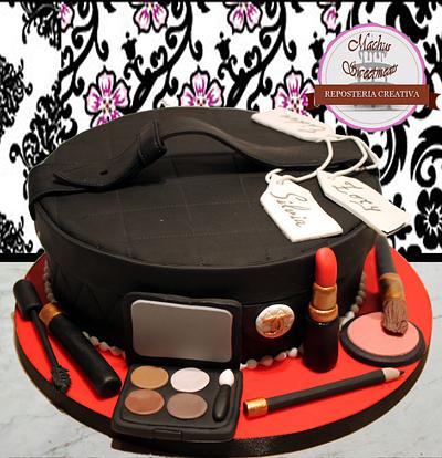 Cake makeup Chanel. - Cake by Machus sweetmeats