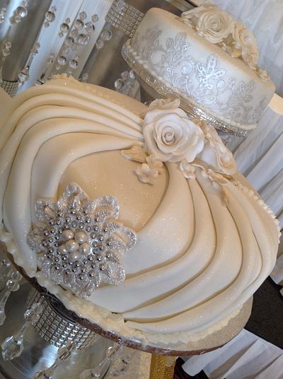 5 piece wedding cake - Cake by Sameescakes