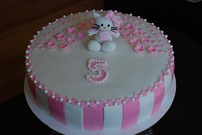 Hello Kitty - Cake by lisssa