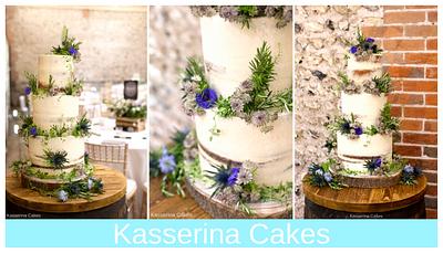 Semi-naked cake with meadow flowers - Cake by Kasserina Cakes