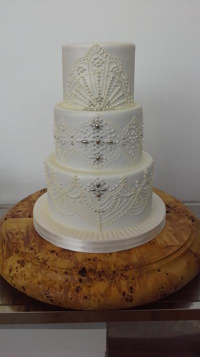 beaded wedding cake  - Cake by milkmade