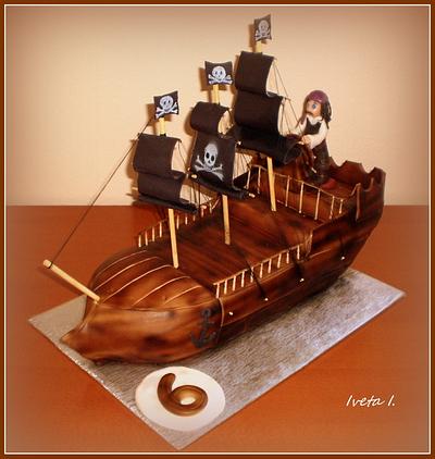 pirate Ship - Cake by Ivule