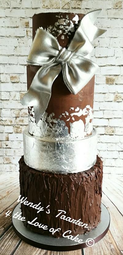 Chocolate an leaf silver wedding cake - Cake by Wendy Schlagwein